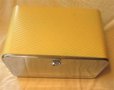 Vintage Retro Modern Beauty Box by Lincoln Metal Chrome 